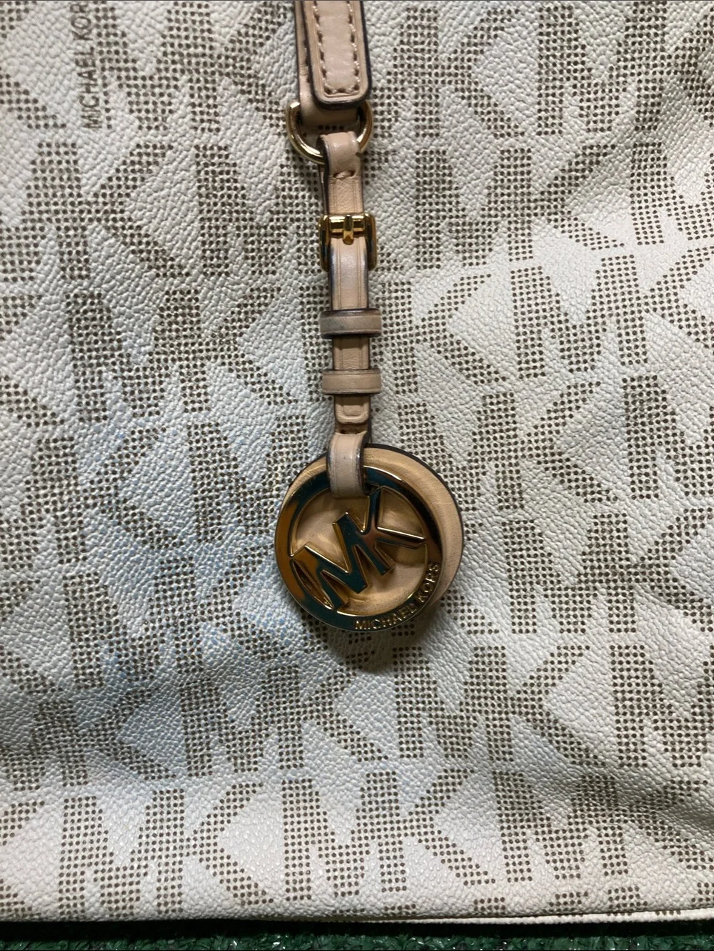 Michael Kors Cream Logo Tote with Gold Accent (OKPM-09-038)
